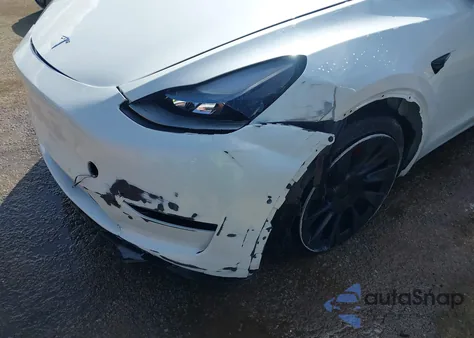 2022 Tesla Model Y Performance Dual Motor All-Wheel Drive from USA, damaged, VIN 7SAYGDEF4NF325779